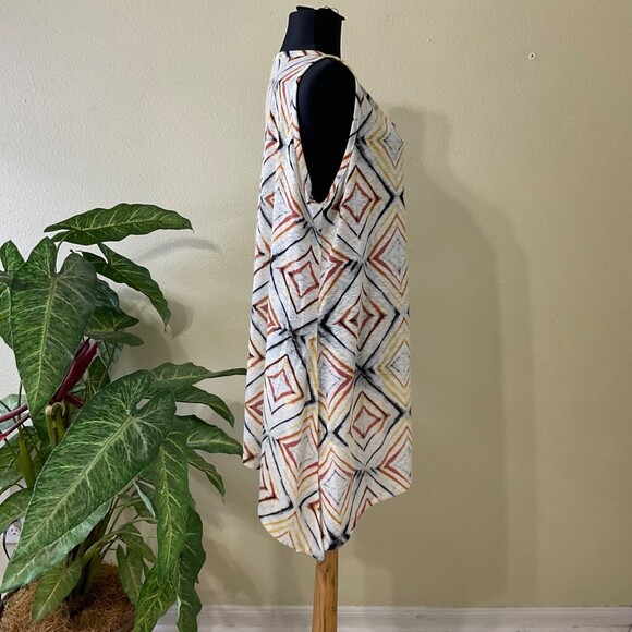 Lane Bryant Tunic Top Geometric print asymmetric tie hem  sleeveless size 14 /16 - Picture 2 of 11